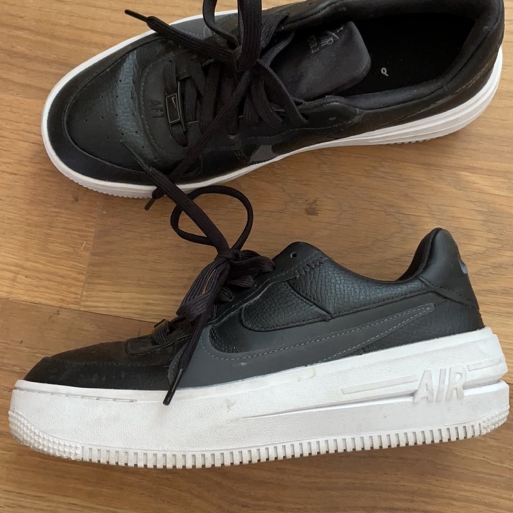 Nike Black Leather Sneakers With White Sole